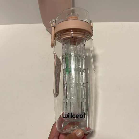 NWOT - Willceal Fruit Infuser Water Bottle Pink Cover 32 Oz. BPA Free Durable - Picture 4 of 7